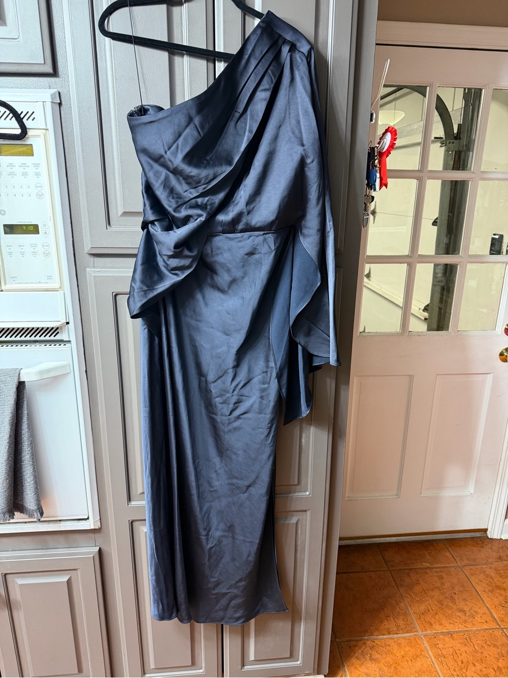 Significant Other Kelsie One-Shoulder Evening Gown with Draped Sleeve - Picture 4 of 8
